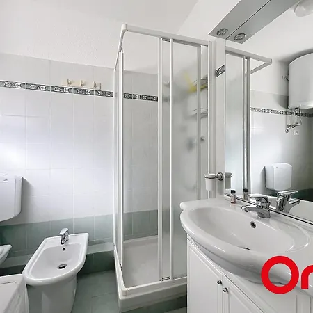 شقة Confortable Climatise Avec Parking A - Fr-1-647-52 مينتون