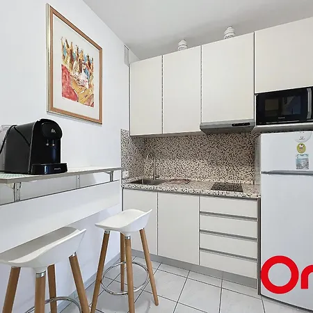 à Avec Climatisation Et Parking Privé - Fr-1-647-52 Appartement